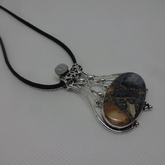 Gorgeous "BRECCIATED JASPER & MOONSTONE" Handmade Sterling Pendant/Bl.Leather - Picture 3 of 3
